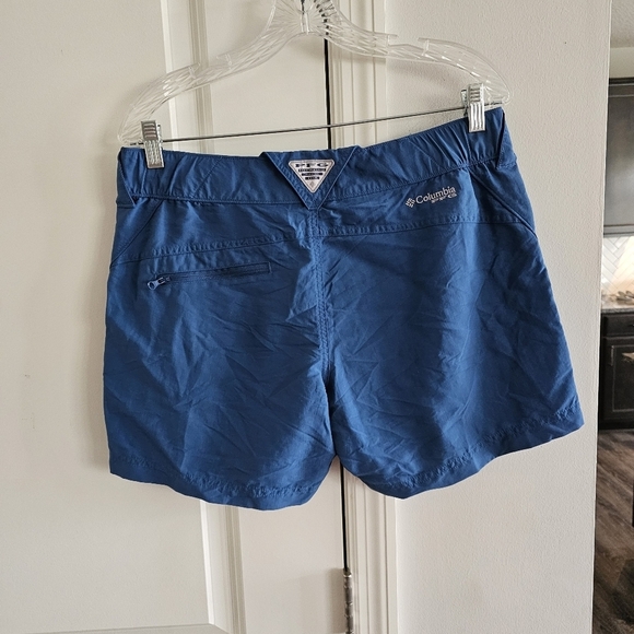 Columbia Hiking Shorts - Picture 2 of 4